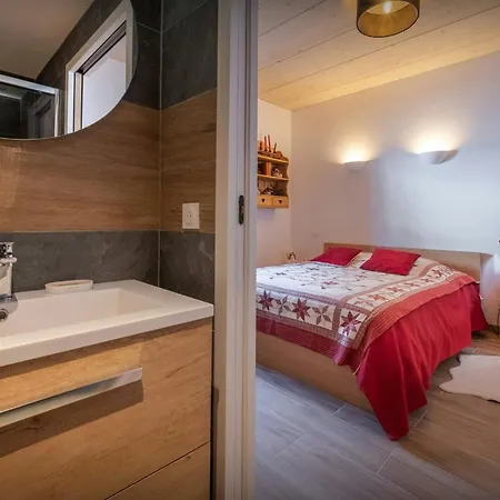 Nathilou - Ovo Network Chalet